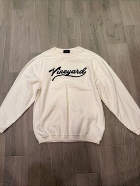 Yesterdays Sportswear Women’s White Crewneck with Navy Vineyard Script Size S
